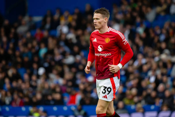 MU bán McTominay cho Napoli